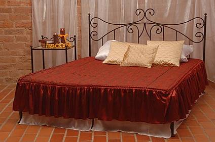 Kovová manželská postel Erika bez předního čela 160 x 200 cm - patina zlatá