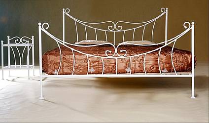 Kovová manželská postel Kornelie 160 x 200 cm - barva bílá