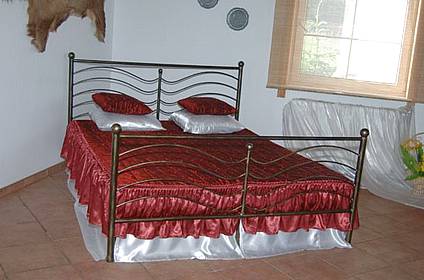 Kovová manželská postel Nikol 160 x 200 cm - patina stříbrná
