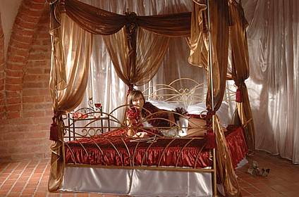 Kovová manželská postel Viking s nebesy 180 x 200 cm - patina měděná