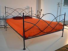 Kovová postel Elisa 120 x 200 cm, černá