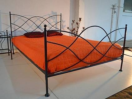 Kovová postel Elisa 120 x 200 cm, stříbrná