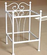 Kovový noční stolek Kornelie - barva bílá