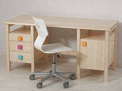 Psací stůl z masivu HENRY NEW  II - barevné úchyty